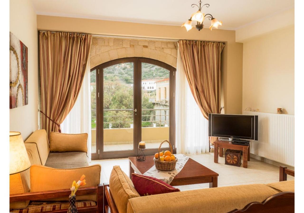 Xristinas Seaside Apartments Kolymbari Extérieur photo